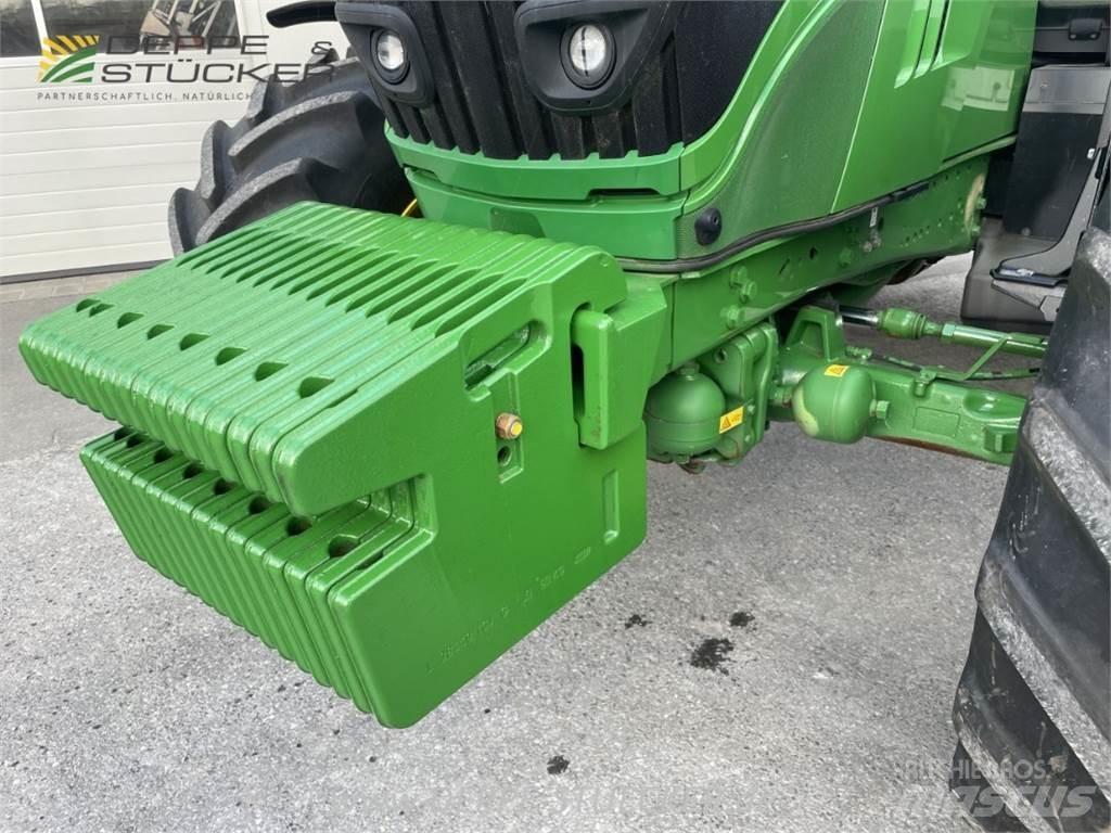 John Deere 6155R トラクター