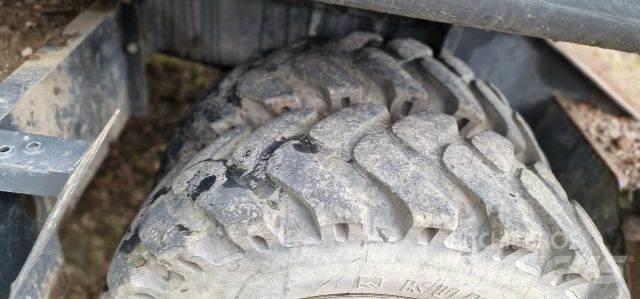 Doosan DX170W ホイール式油圧ショベル（パワーショベル・ユンボ・バックホー）