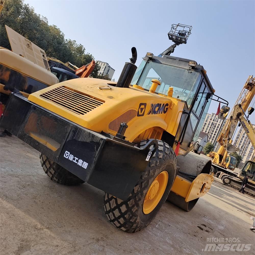 XCMG XS 142 J 振動ローラ