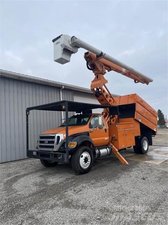 Altec LRV60-70 トラック高所作業車
