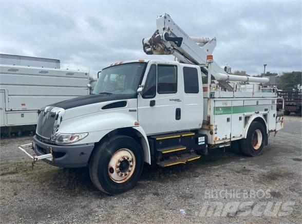Altec TA40 トラック高所作業車