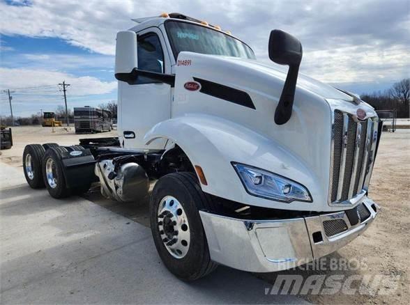 Peterbilt 579 中古トラクターヘッド | トレーラーヘッド