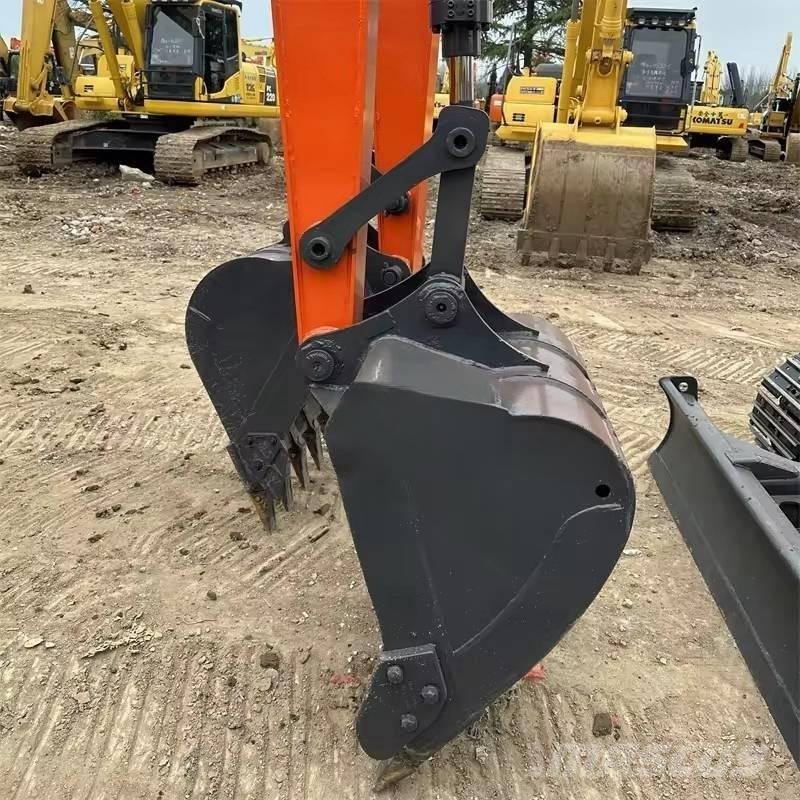 Doosan DX 80 中型油圧ショベル 7ｔ-12ｔ（ユンボ・パワーショベル・バックホー）