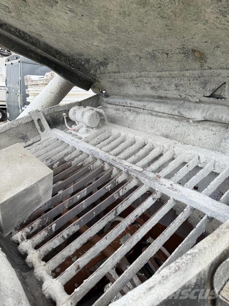 Putzmeister 38Z コンクリートポンプ車