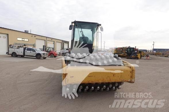 CAT CP-573E 振動ローラ