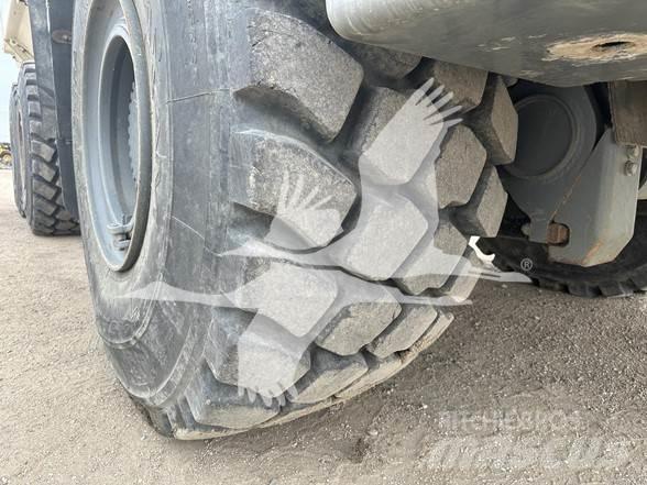 Terex TA400 アーティキュレート式ダンプトラック