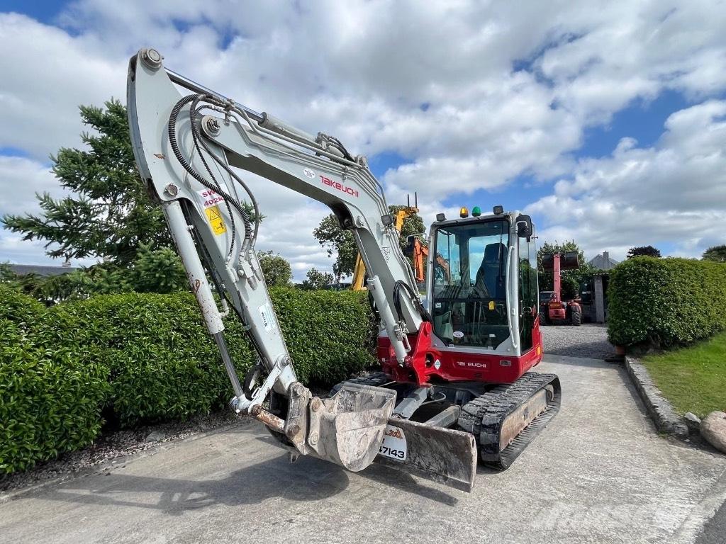 Takeuchi TB 260 中型油圧ショベル 7ｔ-12ｔ（ユンボ・パワーショベル・バックホー）