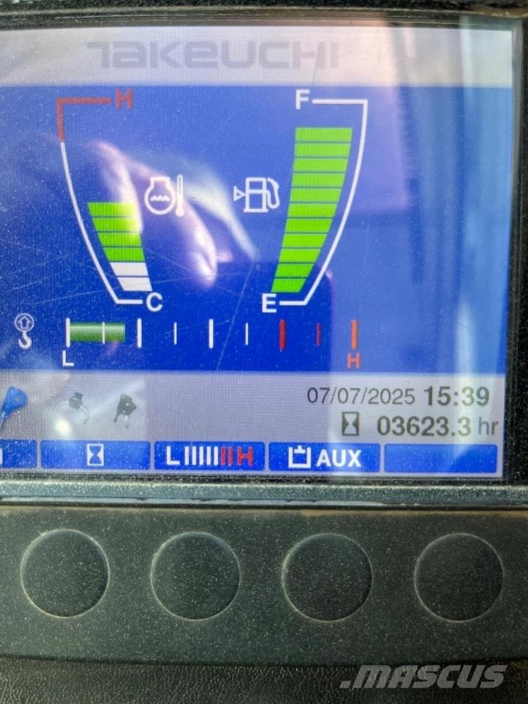 Takeuchi TB 260 中型油圧ショベル 7ｔ-12ｔ（ユンボ・パワーショベル・バックホー）