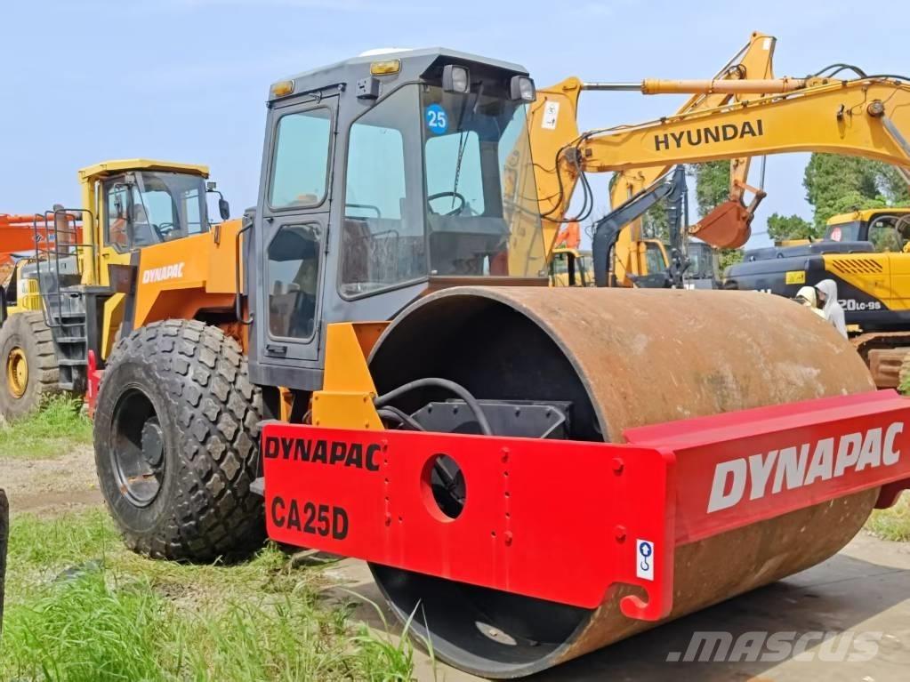 Dynapac CA 25 D 振動ローラ