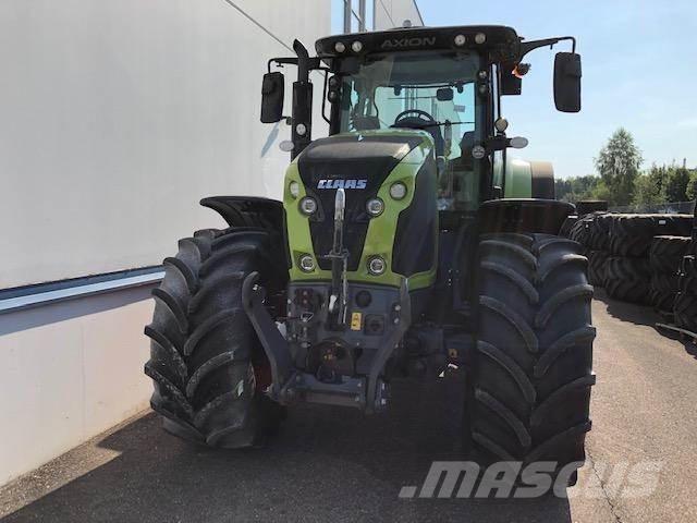 CLAAS AXION 810 トラクター