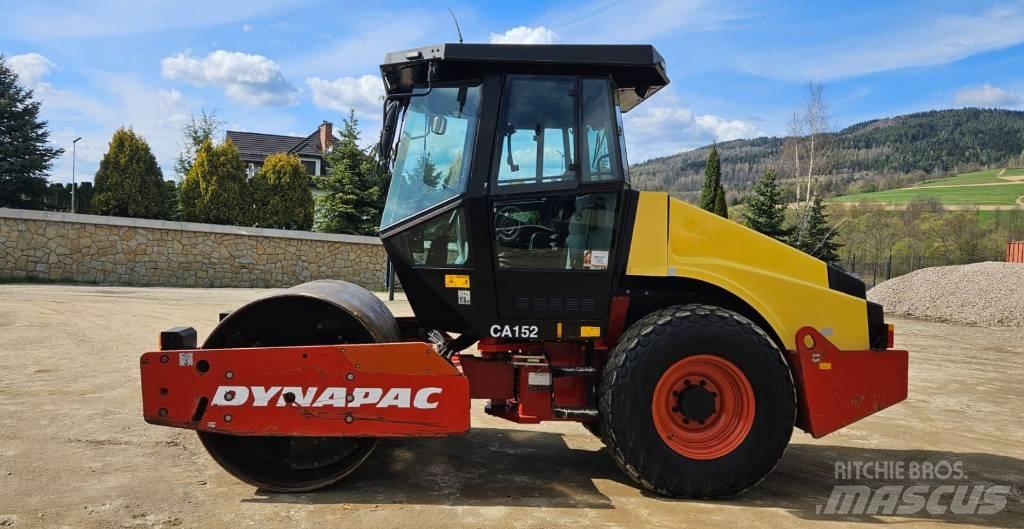 Dynapac CA 152 D 振動ローラ