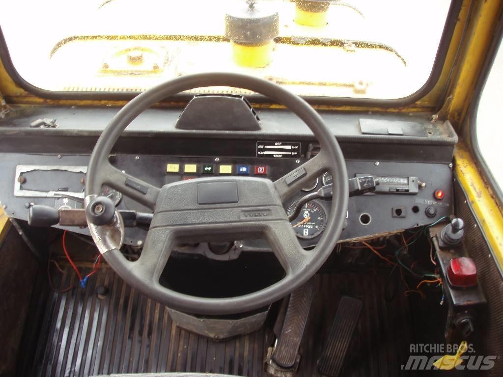 Volvo BM 861 6+6 アーティキュレート式ダンプトラック