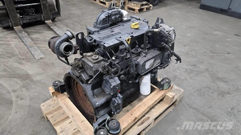 Deutz BF4M2012C エンジン