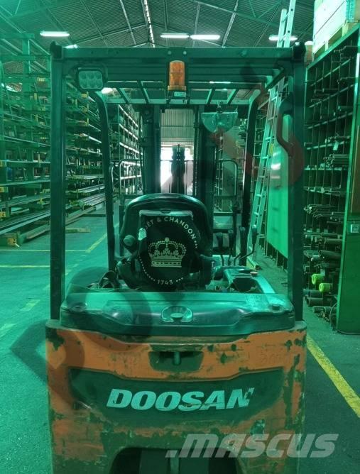 Doosan B 18 T-7 バッテリーフォークリフト