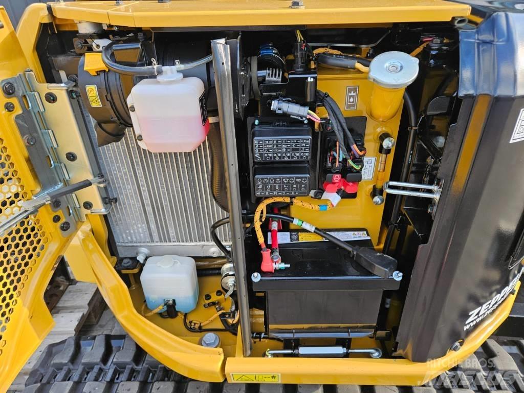 CAT 302.7 CR ミニ油圧ショベル 7t以下（ミニユンボ・ミニディガー）