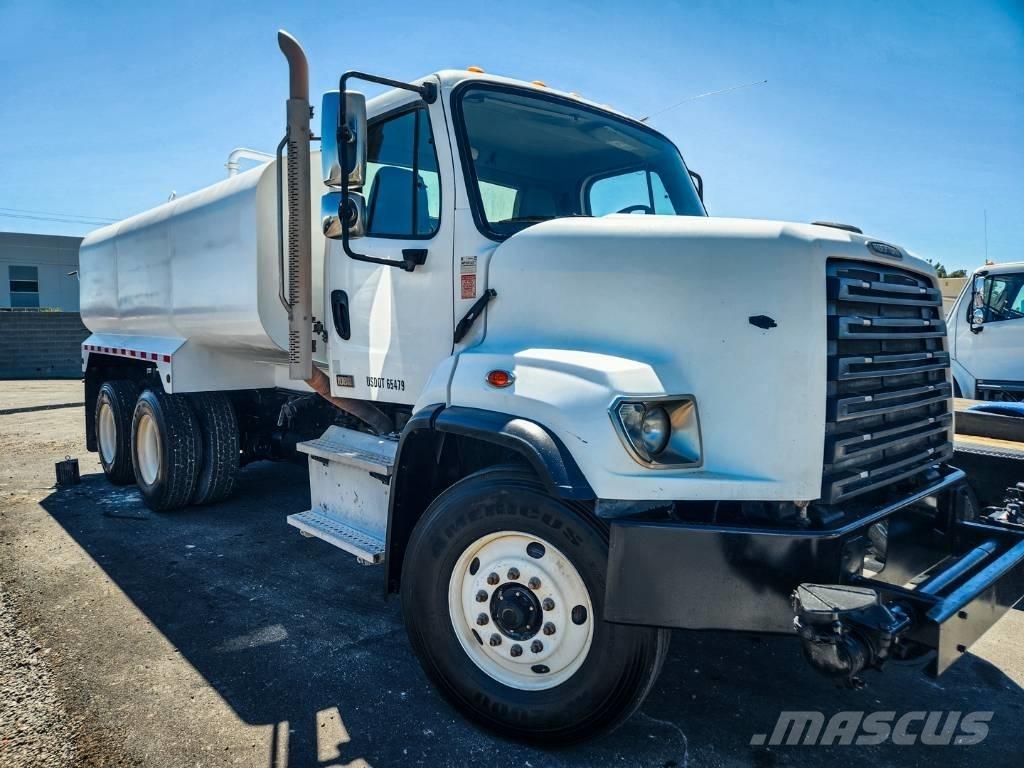 Freightliner 108 SD 給水車