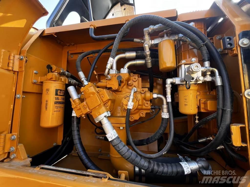 CAT CAT330D2 中型油圧ショベル 7ｔ-12ｔ（ユンボ・パワーショベル・バックホー）
