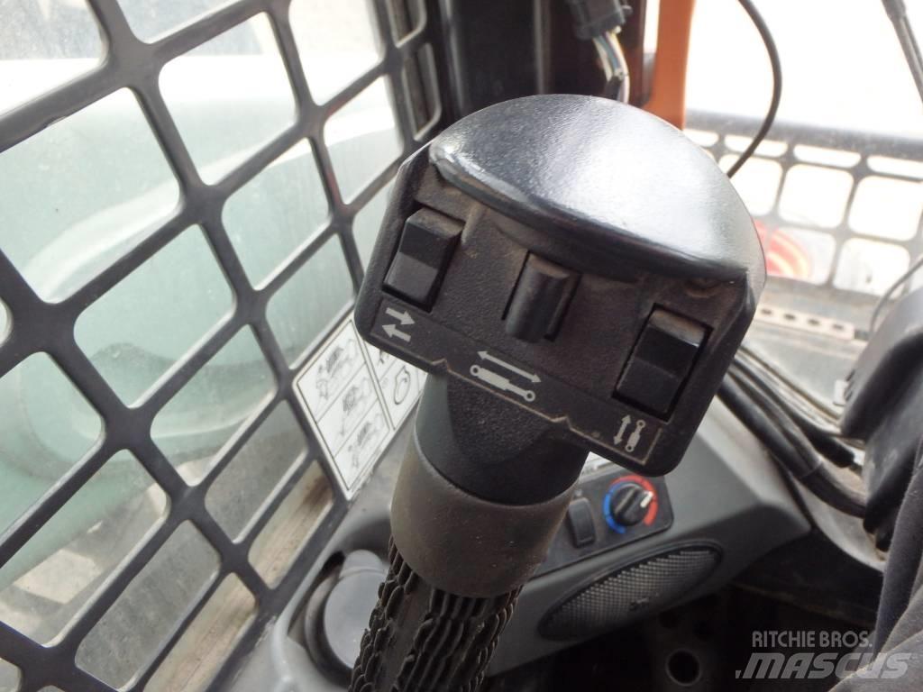 Bobcat S 530 スキッドステアローダー