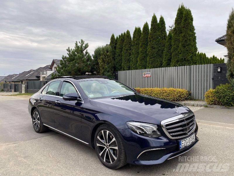 Mercedes-Benz E 300D 自動車