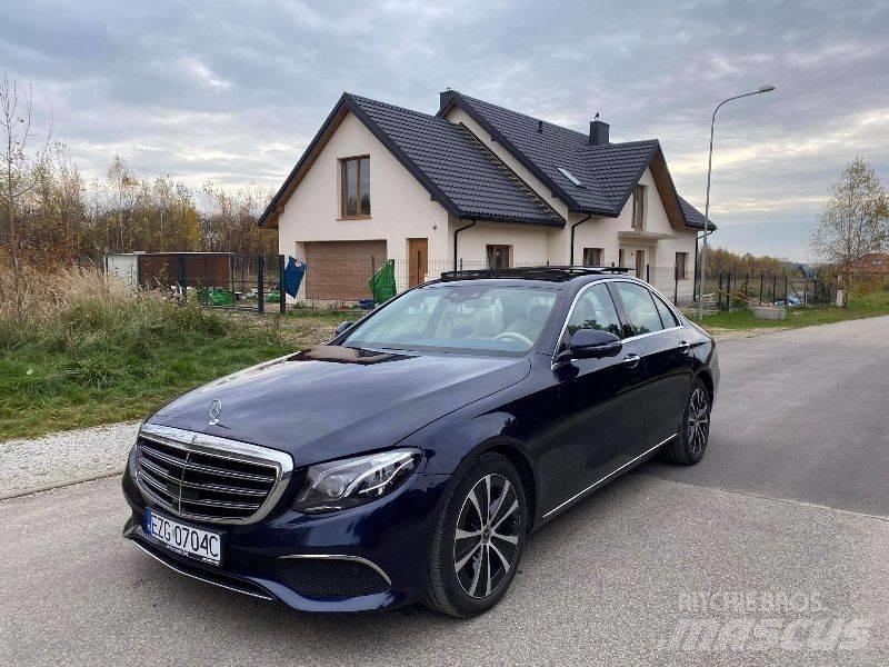 Mercedes-Benz E 300D 自動車