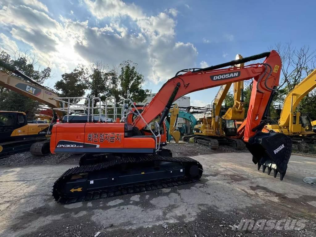Doosan DX300 大型油圧ショベル12t以上（パワーショベル・ユンボ）