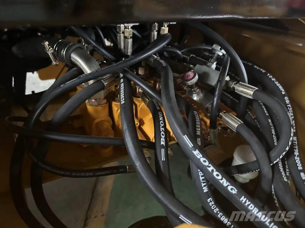 JCB 4CX バックホーローダー