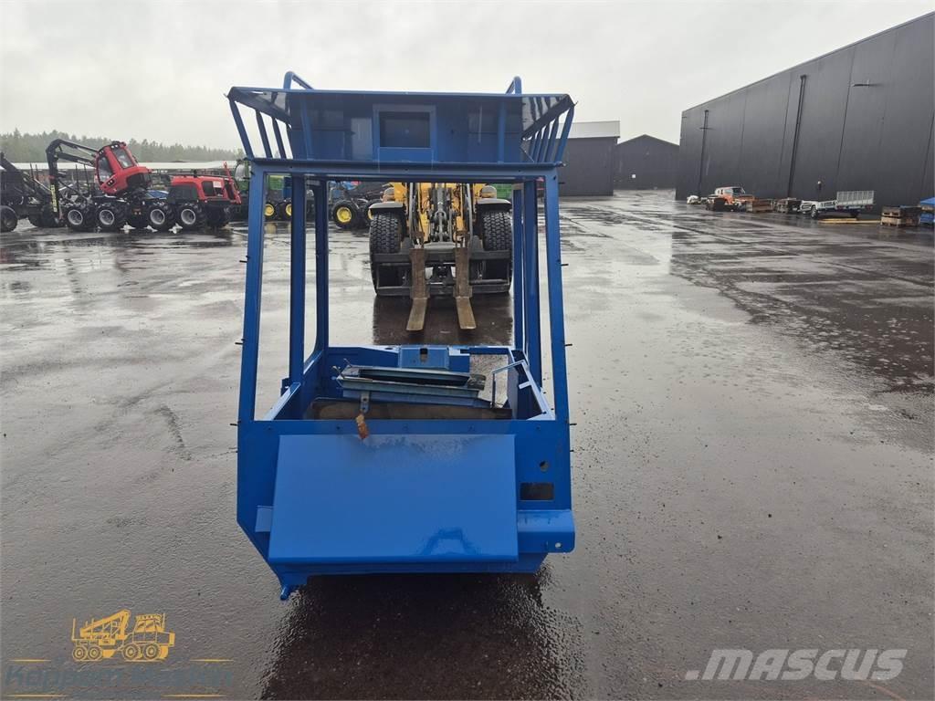 Rottne Rapid キャビン及び内装