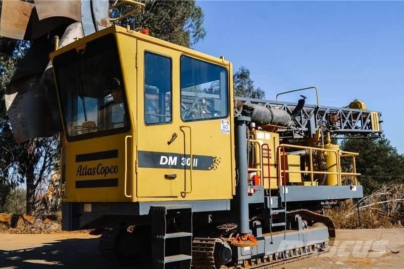 Atlas Copco DM30 サーフェイスドリルリグ