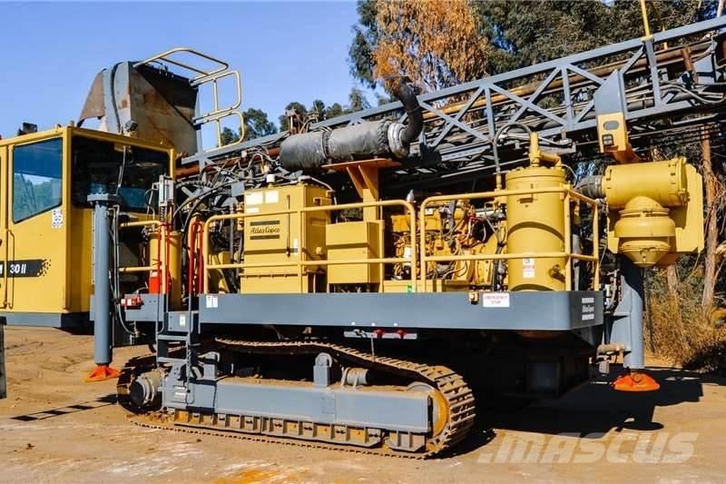 Atlas Copco DM30 サーフェイスドリルリグ