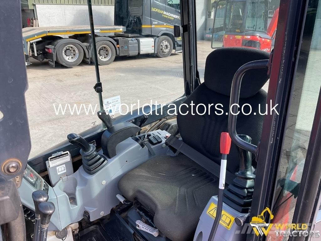 Kubota KX 027-4 ミニ油圧ショベル 7t以下（ミニユンボ・ミニディガー）