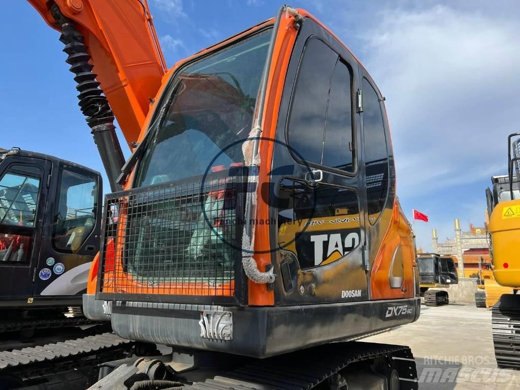 Doosan DX 75-9 C 大型油圧ショベル12t以上（パワーショベル・ユンボ）