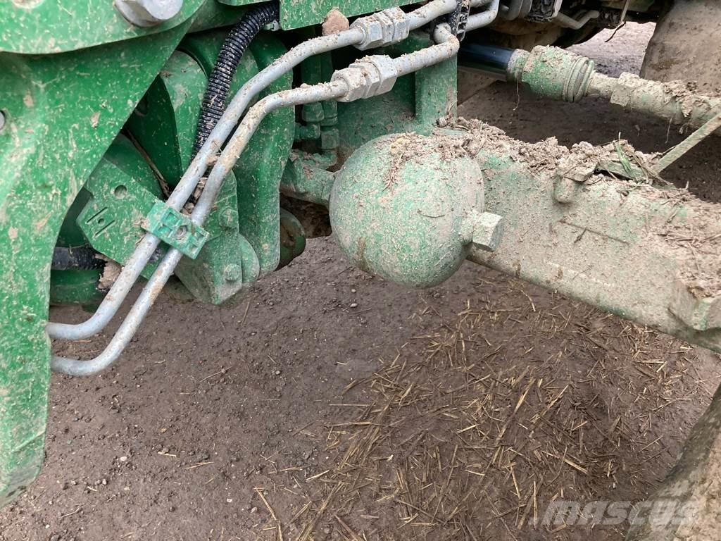 John Deere 6145R トラクター