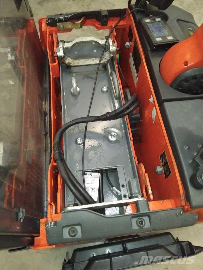 Linde L12AP 自走式スタッカー