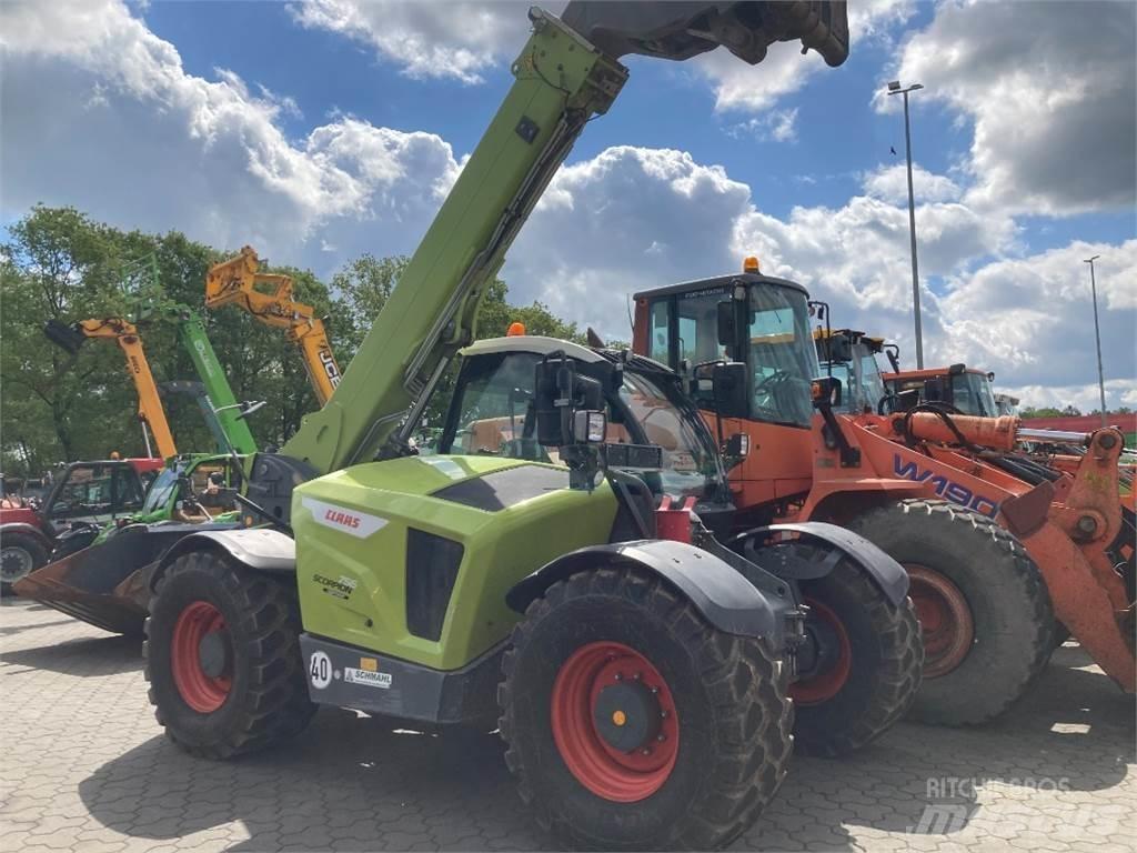 CLAAS Scorpion 756 トラクター