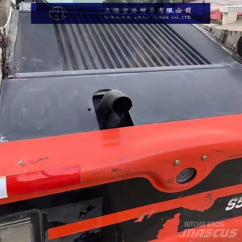 Bobcat S 550 スキッドステアローダー