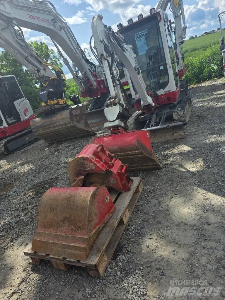 Takeuchi TB 320 ミニ油圧ショベル 7t以下（ミニユンボ・ミニディガー）