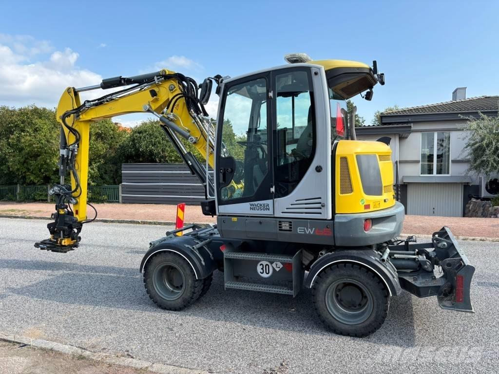Wacker Neuson EW 65 ホイール式油圧ショベル（パワーショベル・ユンボ・バックホー）