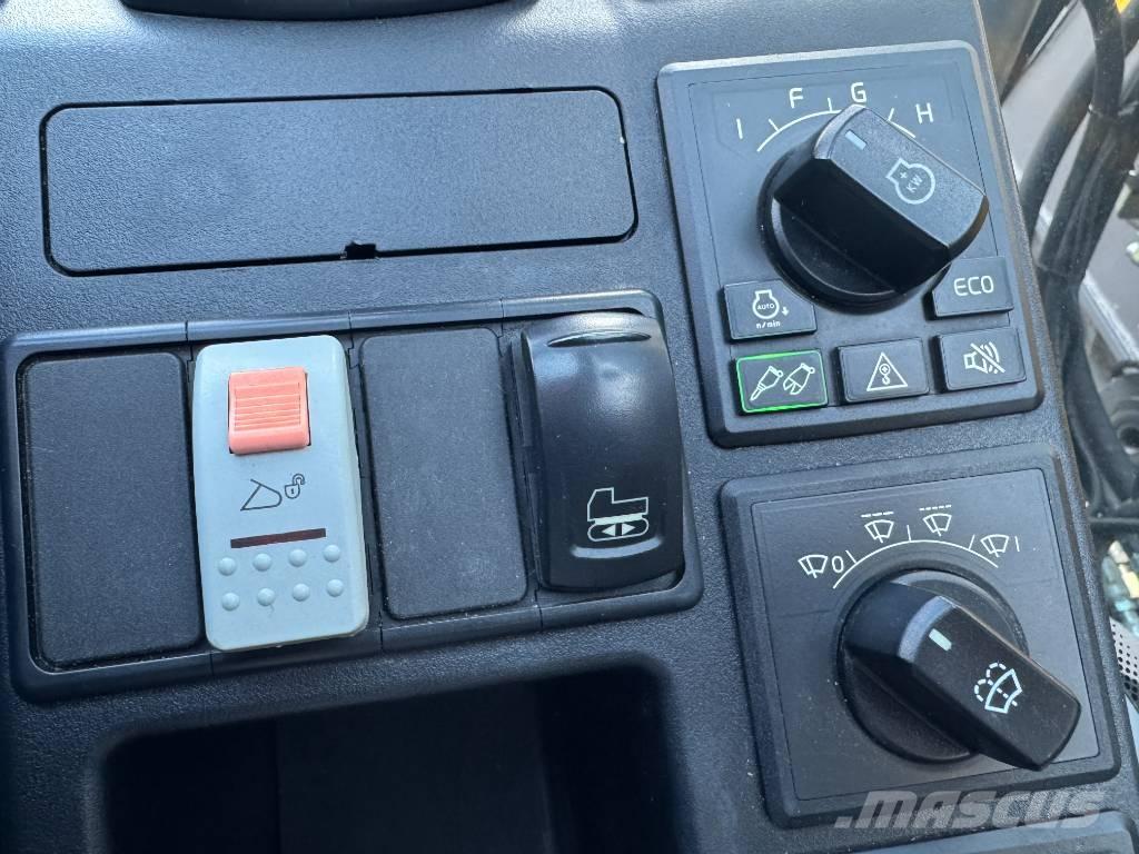 Volvo ECR 235 E 大型油圧ショベル12t以上（パワーショベル・ユンボ）