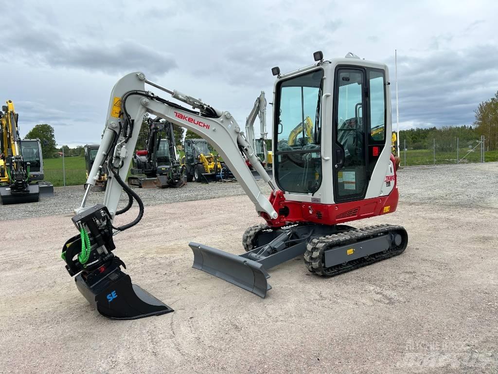 Takeuchi TB320 ミニ油圧ショベル 7t以下（ミニユンボ・ミニディガー）