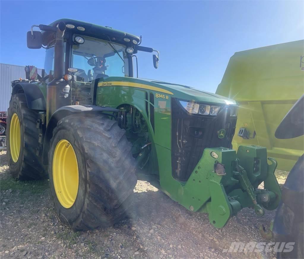 John Deere 8345 R トラクター