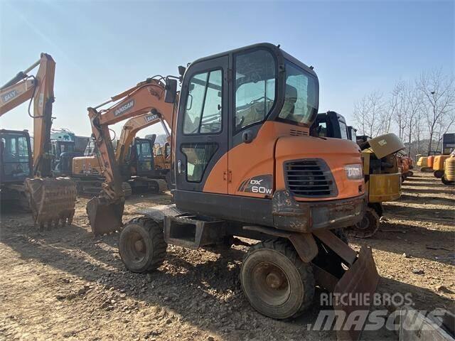 Doosan DX60W ミニ油圧ショベル 7t以下（ミニユンボ・ミニディガー）