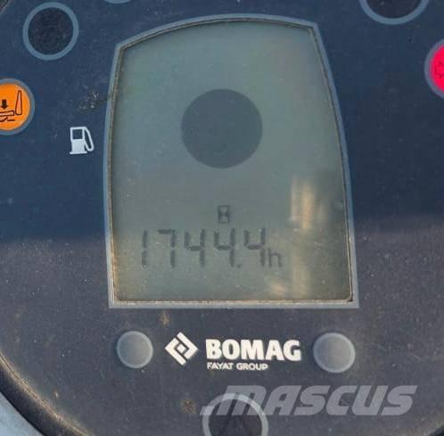 Bomag BW 120 タンデムローラ