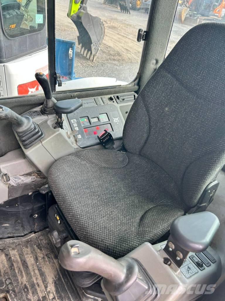 Bobcat E 50 ミニ油圧ショベル 7t以下（ミニユンボ・ミニディガー）