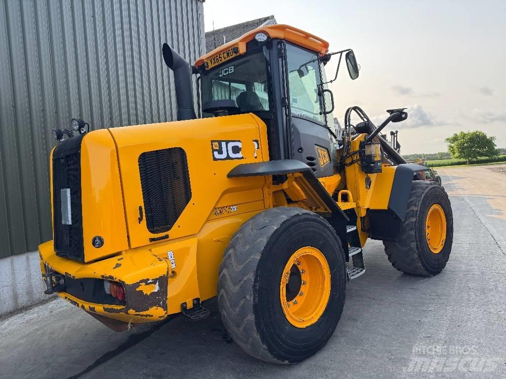 JCB 437 HT Agri 多目的ローダー