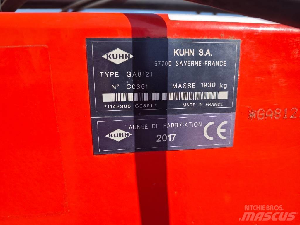 Kuhn GA 8121 ウィンドローア/レーキ