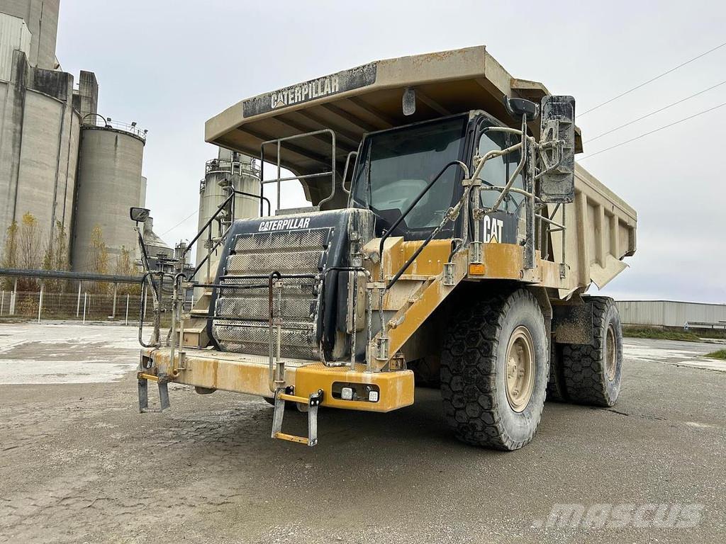 CAT 775F リジットフレーム式ダンプトラック