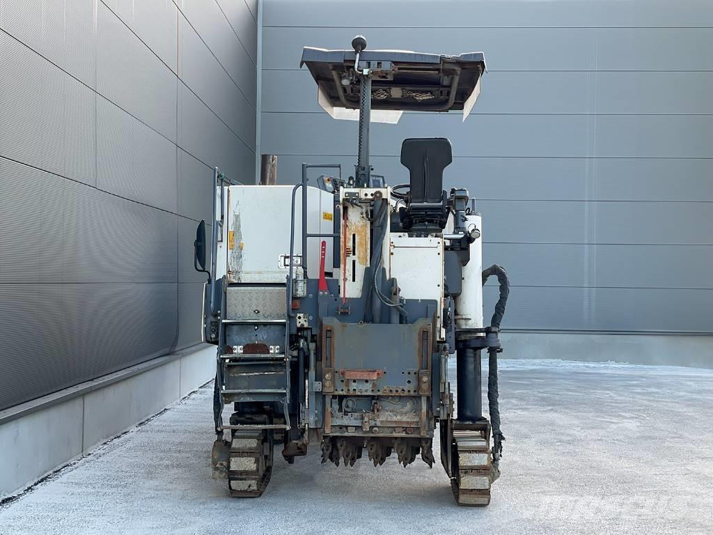 Wirtgen W 100 CFI アスファルトコールドミリングマシーン