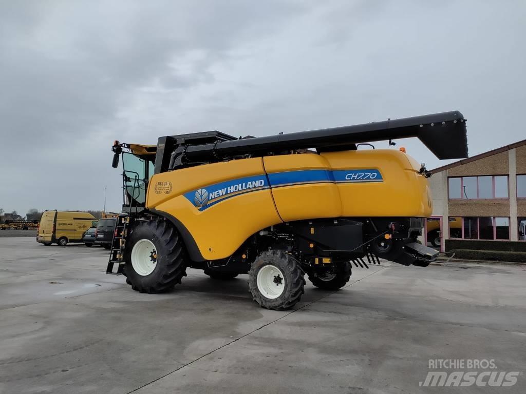 New Holland CH7.70 コンバイン