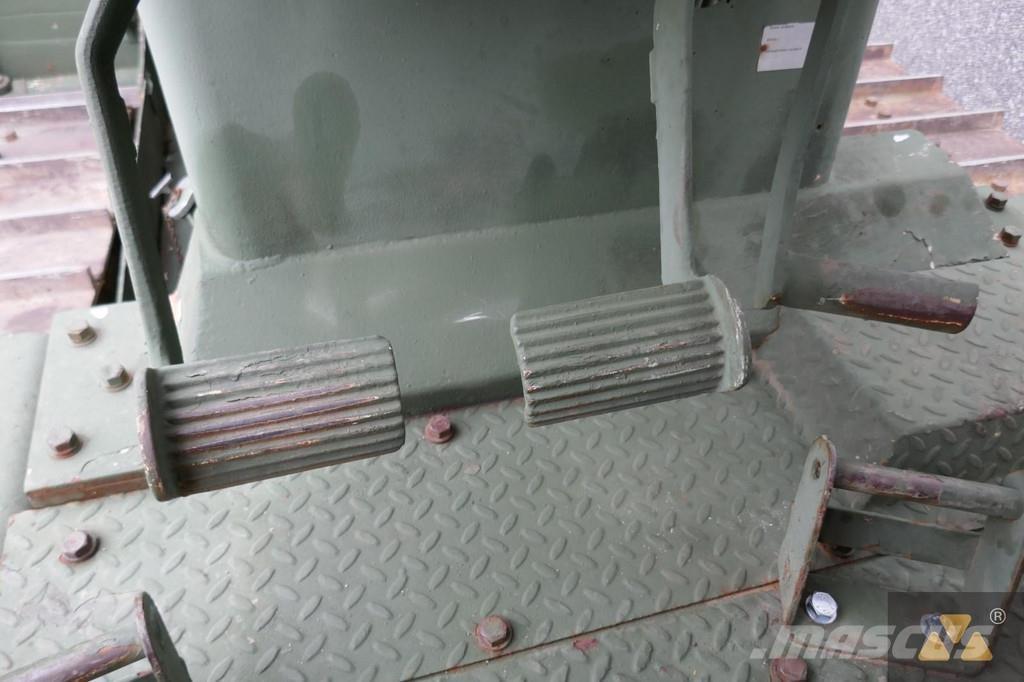 CAT D7G Ex-army ブルドーザー