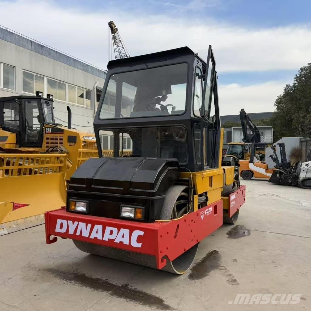 Dynapac CC 211 タンデムローラ